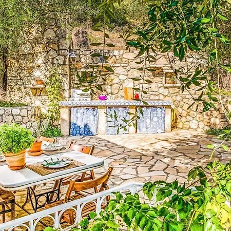 Villa Vinglatouri Sleeps 5 With Pool Air Con And Wifi Vigglatouri