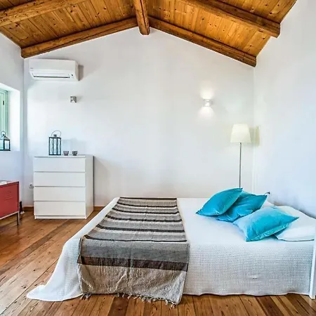 Vinglatouri Sleeps 5 With Pool Air Con And Wifi Vigglatouri